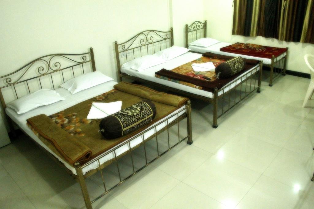 Hotel Shanti Palace Mahābaleshwar Extérieur photo