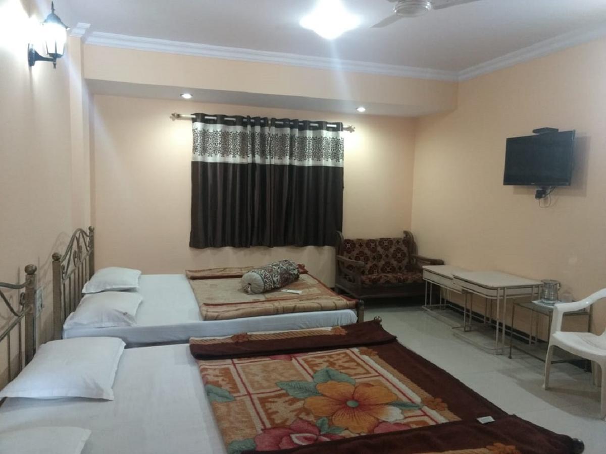 Hotel Shanti Palace Mahābaleshwar Extérieur photo